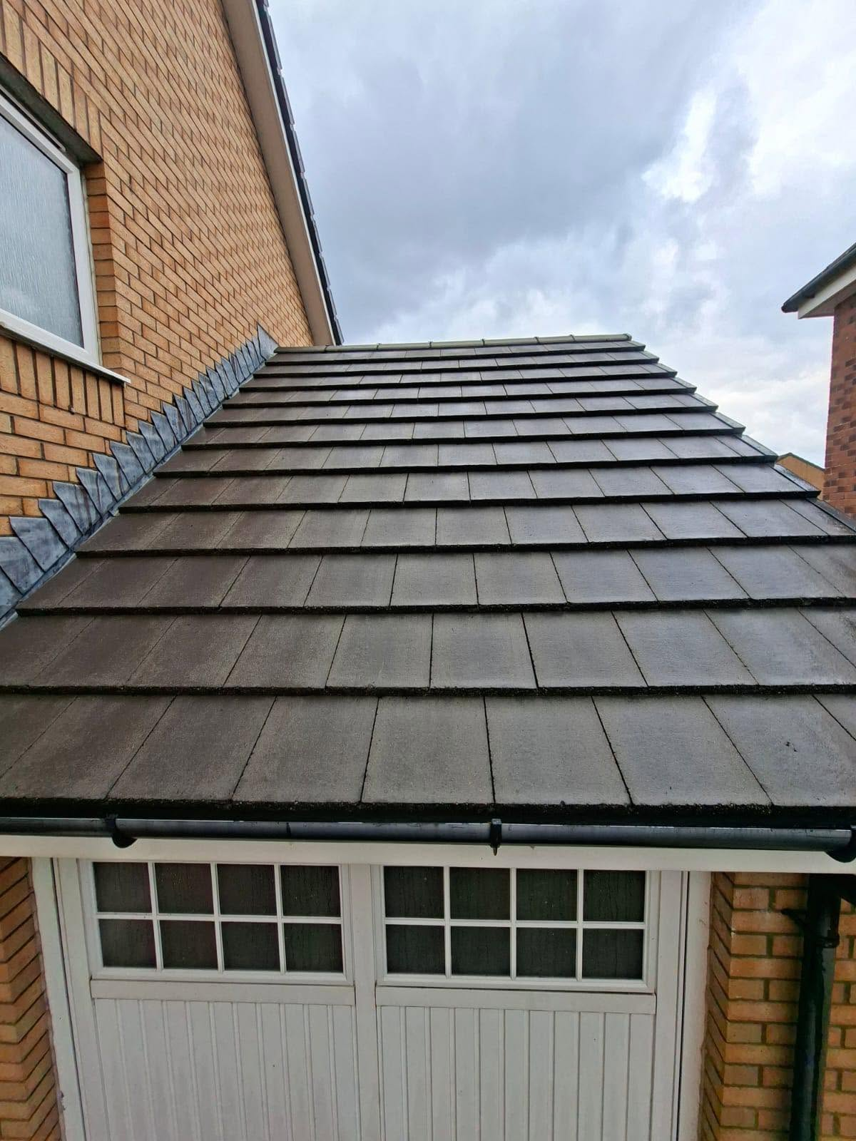 Full roof soft-wash — Paisley semi